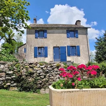 Gite A La Tour De Peyrebrune Alrance Экстерьер фото