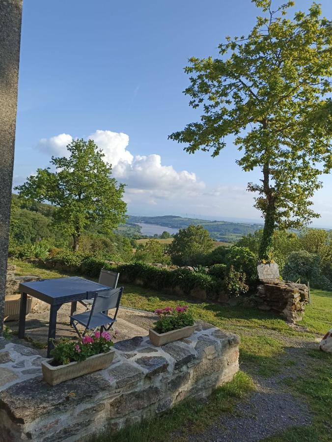 Gite A La Tour De Peyrebrune Alrance Экстерьер фото