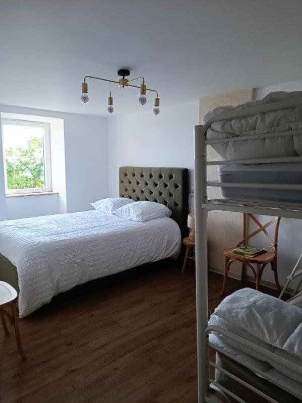 Gite A La Tour De Peyrebrune Alrance Экстерьер фото